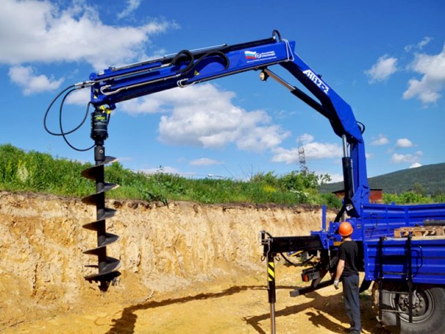 Фото №7: КМУ АНТ 12-2 с буровым оборудованием