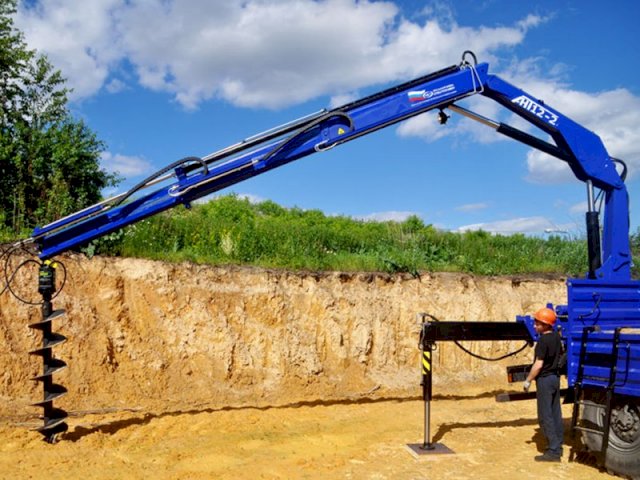 Фото №5: КМУ АНТ 12-2 с буровым оборудованием