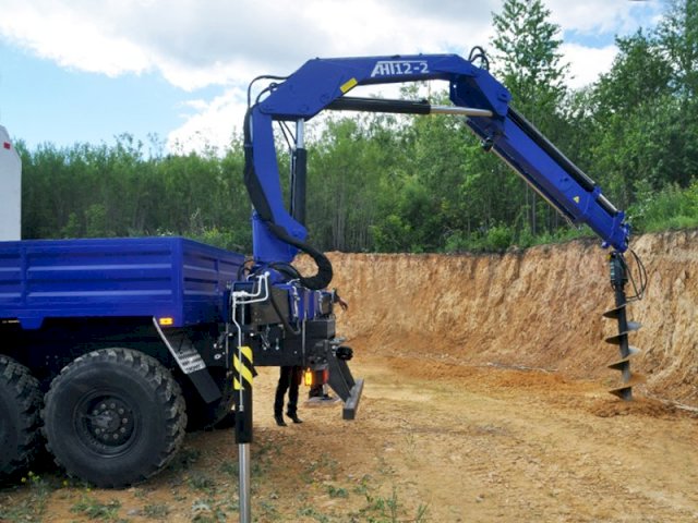 Фото №3: КМУ АНТ 12-2 с буровым оборудованием