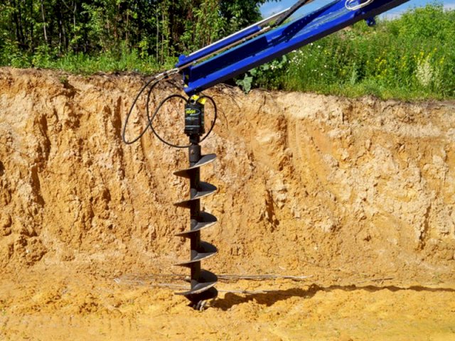 Фото №2: КМУ АНТ 12-2 с буровым оборудованием