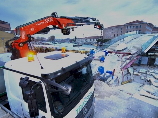 Фото №2: КМУ Fassi F455AC.2.25