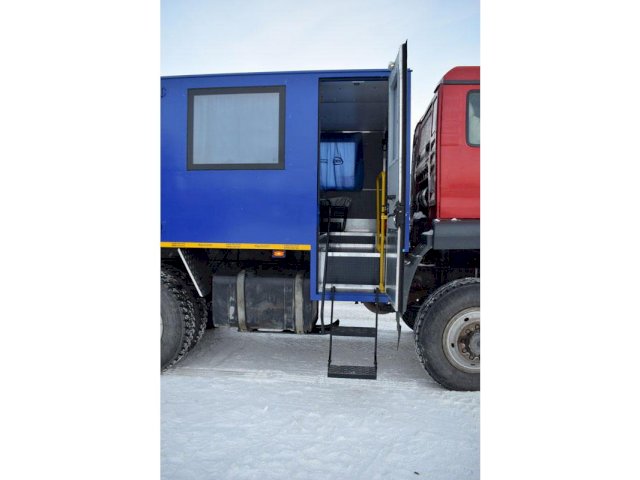 Фото №10: Грузопассажирский автобус MAN TGS 40.430 с КМУ АНТ 8.5-2 (001) – 10+2 места