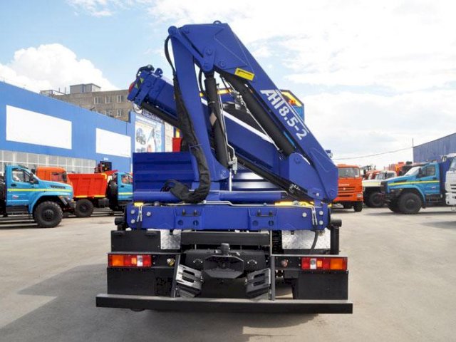 Фото №5: Грузопассажирский автобус Урал-NEXT 4320-6952-72Е5Г38 с КМУ АНТ 8.5-2 – 6+2 места