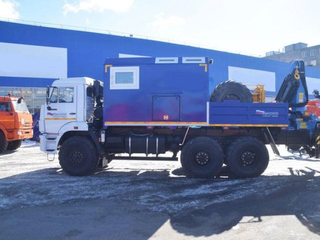 Фото №3: Грузопассажирский автобус КАМАЗ 43118-3027-50 с КМУ ИМ-150 – 6+2 места