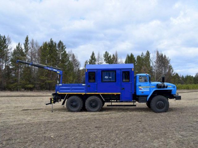 Фото №2: Грузопассажирский автобус Урал 4320-1912-72Е5 с КМУ АНТ 1.8-2 (002) – 10+2 места