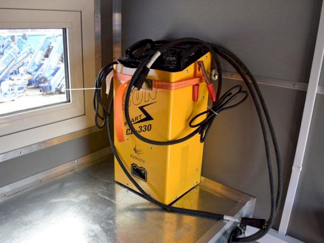 Фото №29: Передвижная маслостанция КАМАЗ 43118-3027-50 с КМУ АНТ 8.5-2 (032)