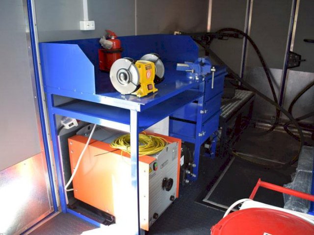 Фото №24: Передвижная маслостанция КАМАЗ 43118-3027-50 с КМУ АНТ 8.5-2 (032)