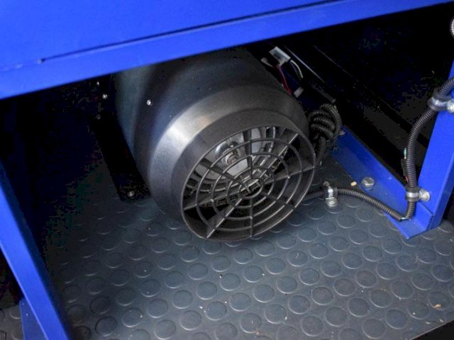 Фото №21: Передвижная маслостанция КАМАЗ 43118-3027-50 с КМУ АНТ 8.5-2 (032)