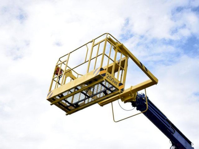 Фото №14: Передвижная маслостанция КАМАЗ 43118-3027-50 с КМУ АНТ 8.5-2 (032)