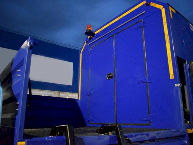 Фото №26: Передвижная маслостанция КАМАЗ 43118-3011-50 с КМУ ИМ-95 (003)