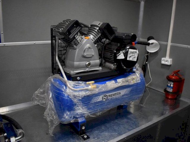 Фото №11: Передвижная маслостанция КАМАЗ 43118-3011-50 с КМУ ИМ-95 (003)