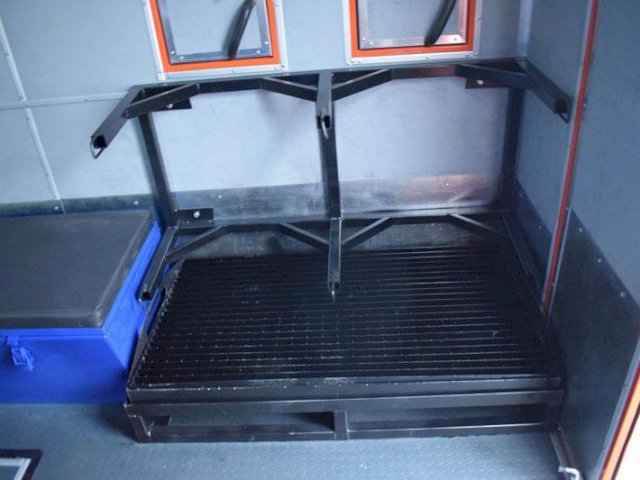 Фото №8: Передвижная маслостанция КАМАЗ 43118-3011-50 с КМУ АНТ 8.5-2 (971)