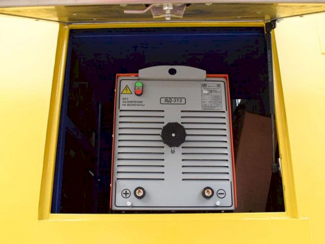 Фото №24: Передвижная маслостанция Урал 4320-4972-80Е5 с КМУ АНТ 12-2