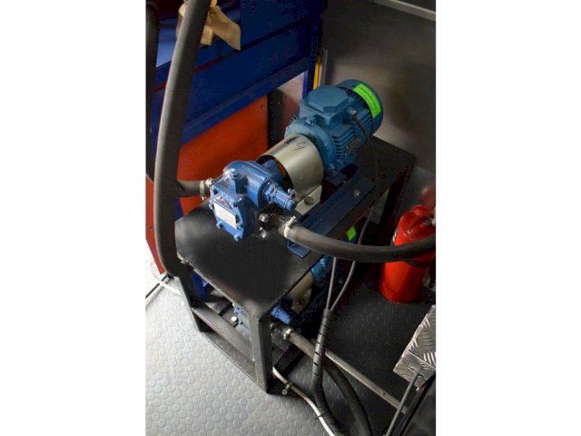 Фото №15: Передвижная маслостанция Урал 4320-4972-80Е5 с КМУ АНТ 12-2