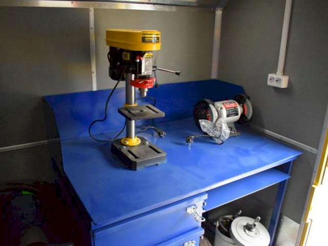 Фото №14: Передвижная маслостанция Урал 4320-4972-80Е5 с КМУ АНТ 12-2