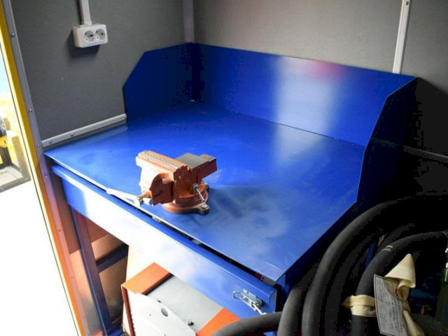 Фото №13: Передвижная маслостанция Урал 4320-4972-80Е5 с КМУ АНТ 12-2