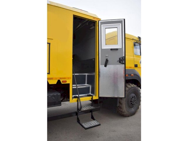 Фото №12: Передвижная маслостанция Урал 4320-4972-80Е5 с КМУ АНТ 12-2