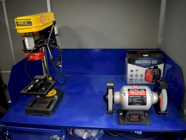 Фото №12: Передвижная маслостанция Урал 4320-1912-60Е5 с КМУ АНТ 12-2 (022)