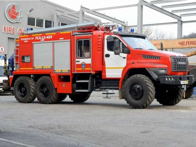 Фото №2: Пожарно-спасательный автомобиль ПСА 2,0-40/4 Урал-NEXT 4320-6951-74Е5 с КМУ АНТ 7.5-2