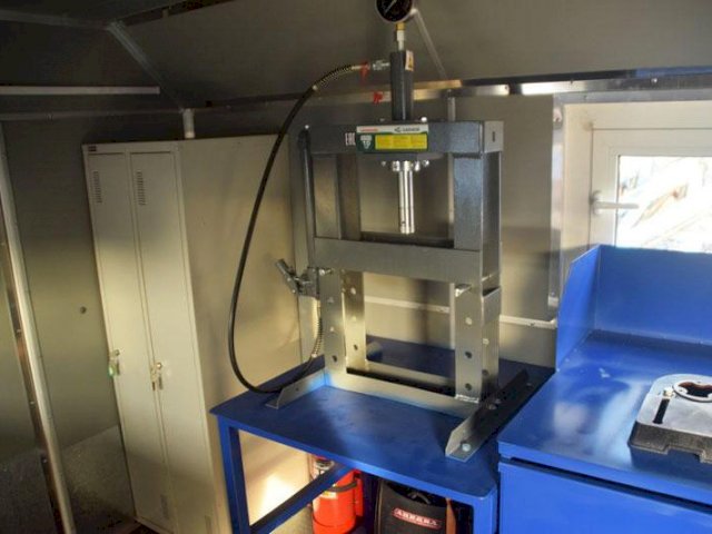 Фото №7: Передвижная мастерская MAN с КМУ HYVA HA70 E2 (008)