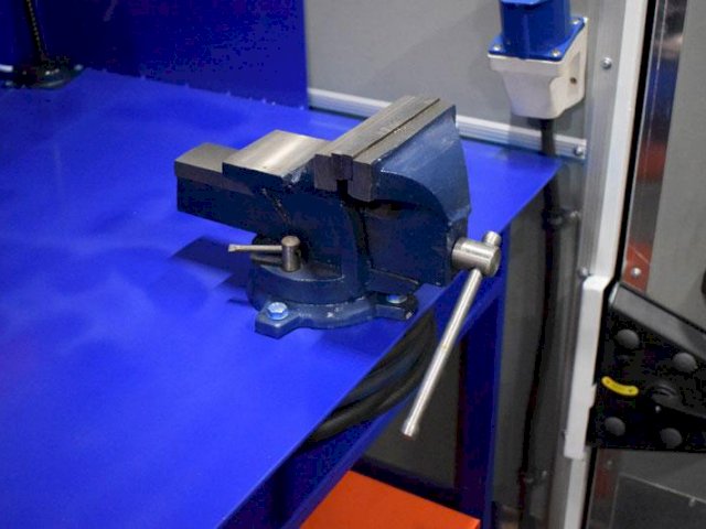 Фото №15: Передвижная мастерская КАМАЗ 43118-3027-50 с КМУ АНТ 8.5-2 (043, г-р EG-202, сертифицированная люлька)