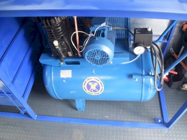 Фото №21: Передвижная мастерская КАМАЗ 43118-013-10 с КМУ АНТ 8.5-2 (009, г-р EG-202)