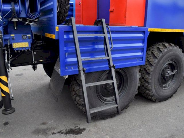 Фото №21: Передвижная мастерская Урал 4320-1912-60Е5 с КМУ АНТ 5-2 (035)