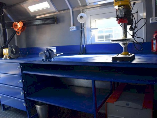 Фото №16: Передвижная мастерская Урал 4320-1912-60Е5 с КМУ АНТ 8.5-2 (031, генератор EG-202)