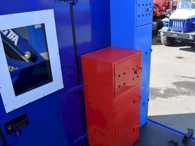 Фото №15: Передвижная мастерская Урал 4320-1912-60Е5 с КМУ АНТ 8.5-2 (031, генератор EG-202)