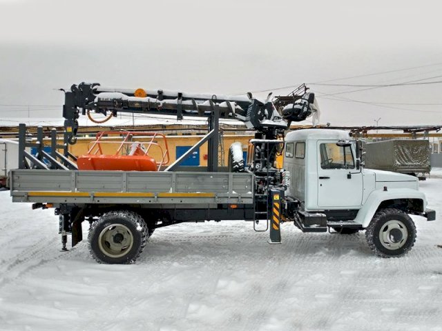 Фото №2: Бортовой манипулятор КМУ HTMI-035A с буром на шасси ГАЗ-33086