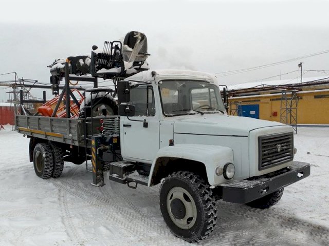 Фото №1: Бортовой манипулятор КМУ HTMI-035A с буром на шасси ГАЗ-33086