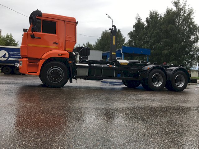 Фото №8: Крюковый погрузчик КАМАЗ 65115-773962-50 с гидроупорами с КМУ Palfinger PH T15
