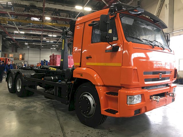 Фото №2: Крюковый погрузчик КАМАЗ 65115-773962-50 с гидроупорами с КМУ Palfinger PH T15