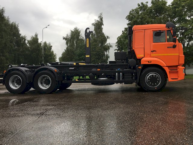Фото №11: Крюковый погрузчик КАМАЗ 65115-3094-48 с гидроупорами с КМУ Palfinger PH T15
