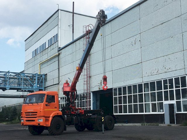 Фото №5: Седельный тягач КАМАЗ 43118-3011-50 с КМУ Inman IT 150