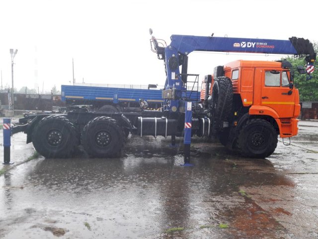 Фото №2: Седельный тягач КАМАЗ 43118-3011-50 с КМУ DongYang SS1956