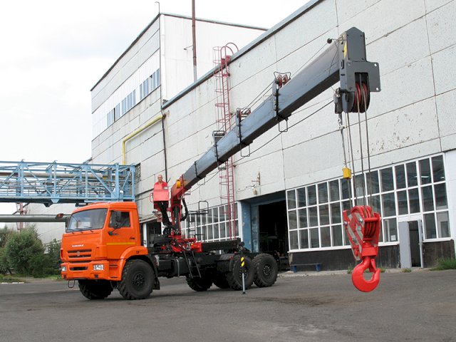 Фото №10: Седельный тягач КАМАЗ 43118 с КМУ Инман ИТ-150