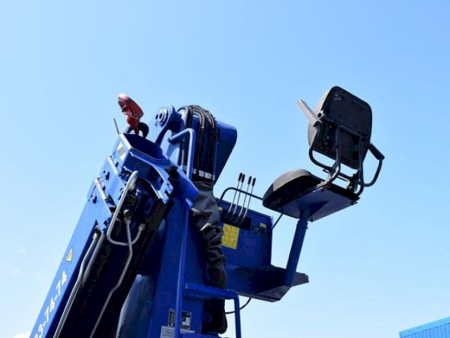 Фото №11: Седельный тягач КАМАЗ 43118-3011-50 с КМУ АНТ 22-2 (034)