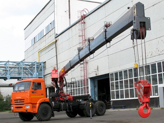 Фото №9: Седельный тягач КАМАЗ 43118-3012-48 с КМУ Инман ИТ-150