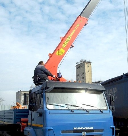 Фото №6: Бортовой КАМАЗ 65117 с КМУ INMAN IT 180