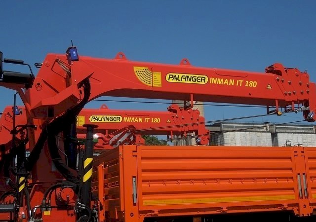 Фото №2: Бортовой КАМАЗ 43118 с КМУ INMAN IT 180