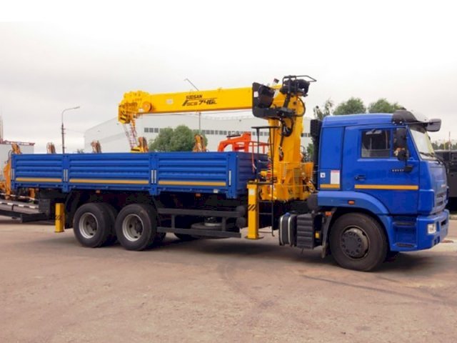 Фото №3: Бортовой КАМАЗ 65117 с КМУ Soosan SCS 746