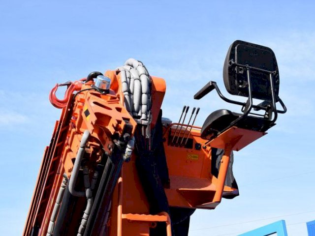 Фото №3: Бортовой КАМАЗ-65117-3010-48(A5) с КМУ АНТ 22-3 (64)