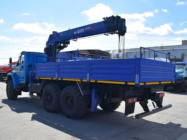 Фото №4: Бортовой Урал-NEXT 4320-6952-72Е5Г38 с КМУ DongYang SS1926