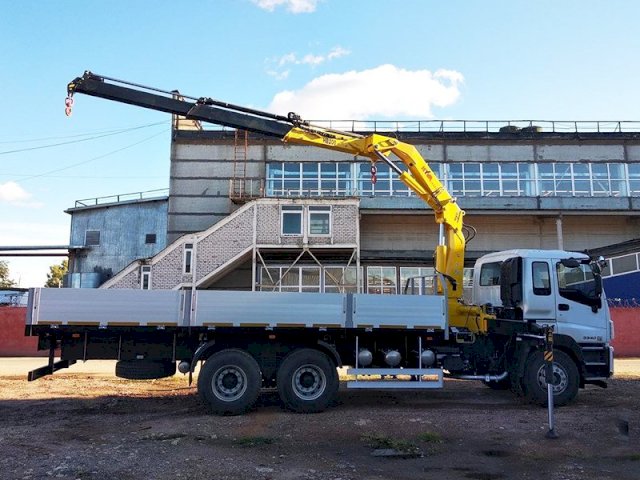 Фото №2: Бортовой Isuzu GIGA c КМУ HYVA 200