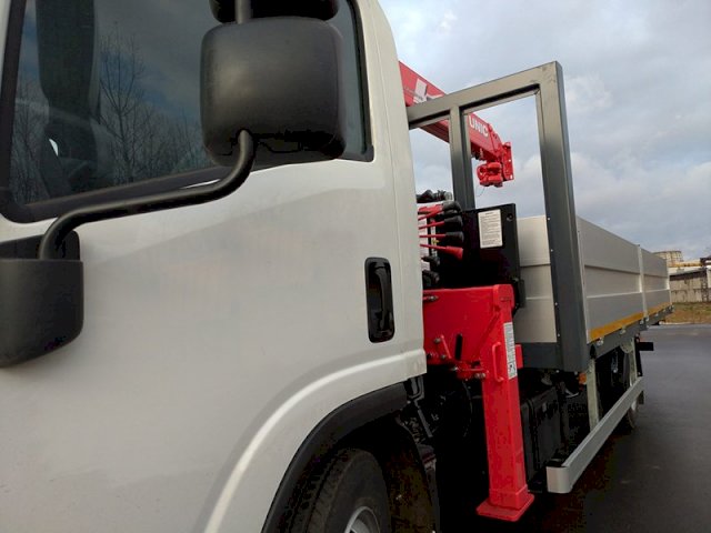 Фото №15: Бортовой Isuzu NQR 90LL c КМУ UNIC 374