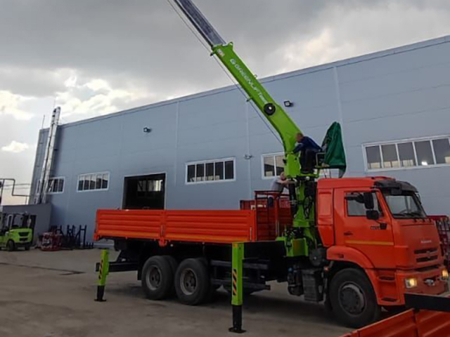 Фото №2: Бортовой КАМАЗ 65115 с КМУ Greenlift GL-1806