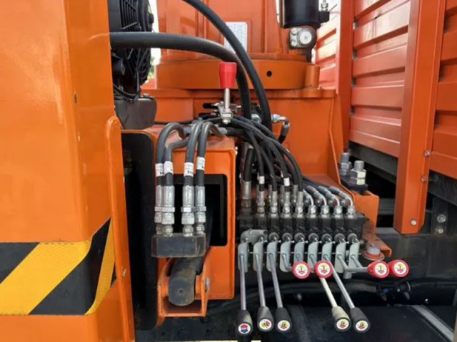 Фото №10: Бортовой КАМАЗ-65115 с КМУ Hangil HGC 987