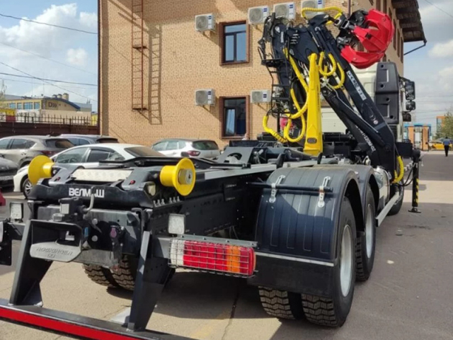 Фото №2: Крюковый погрузчик FAW CA 3250 с погрузчиком Palfinger ВК Т20-6000 и КМУ Велмаш ОМТ-120М-02