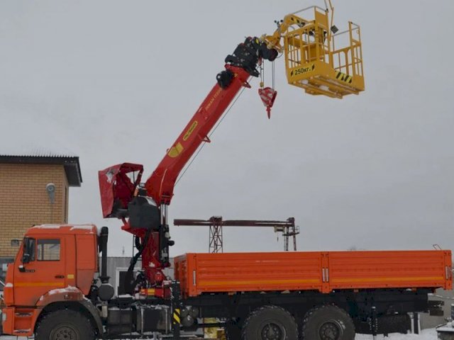 Фото №6: Бортовой КМУ ИНМАН ИТ-200 c люлькой на шасси КАМАЗ 43118-73094-50